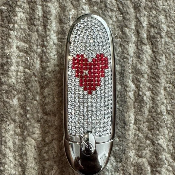 Limited Edition Rouge G Love Heart Customizable Lipstick Case - Picture 5 of 5
